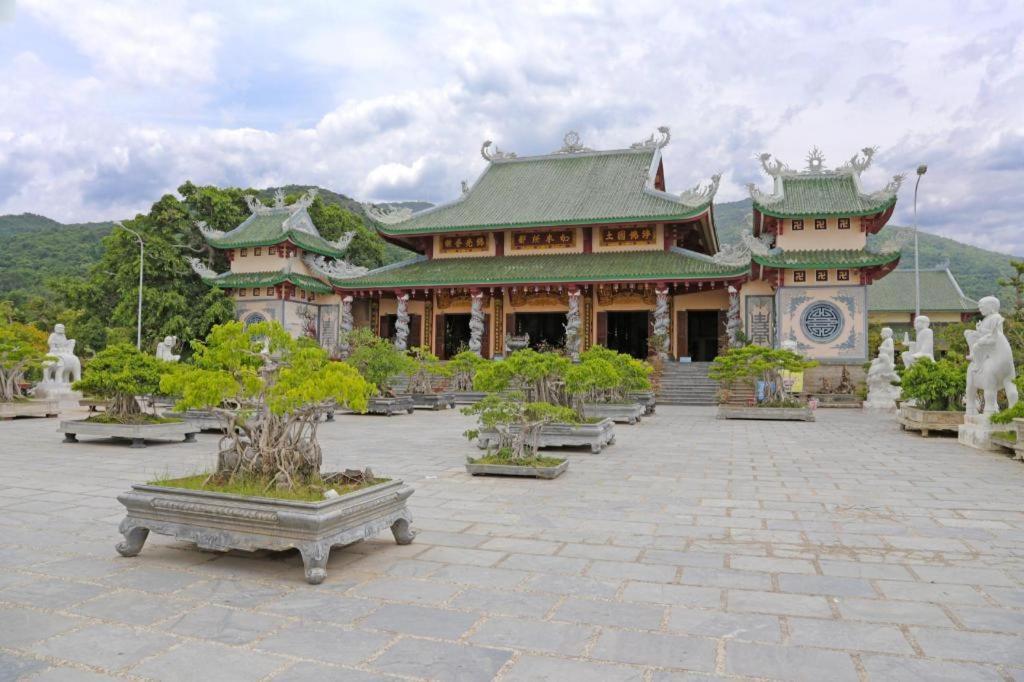 Khách sạn Huong Binh 2*